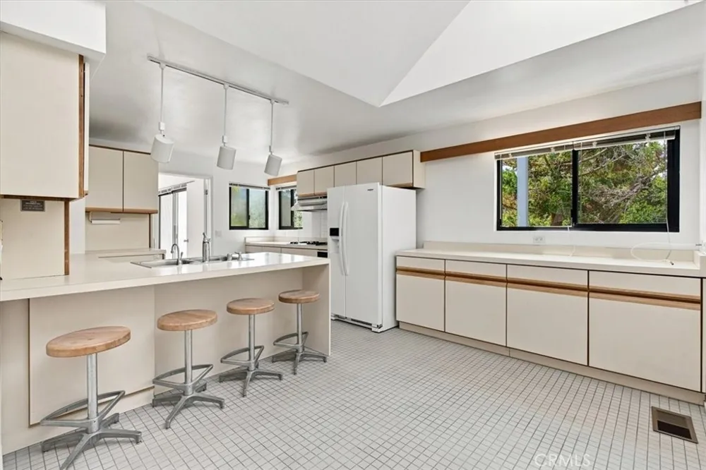 31 Hathway Avenue San Luis Obispo, CA 93405