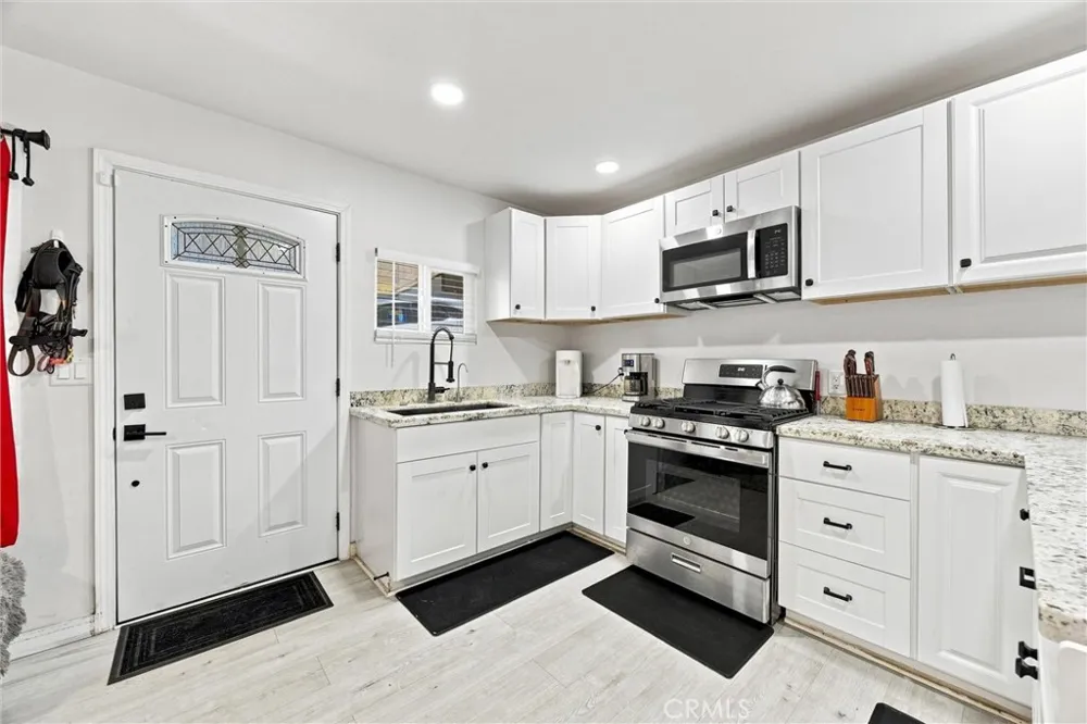 32 Pinebrook Wofford Heights, CA 93285