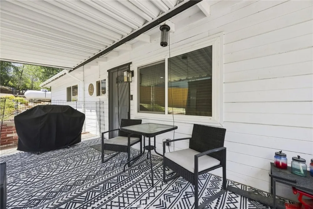 32 Pinebrook Wofford Heights, CA 93285