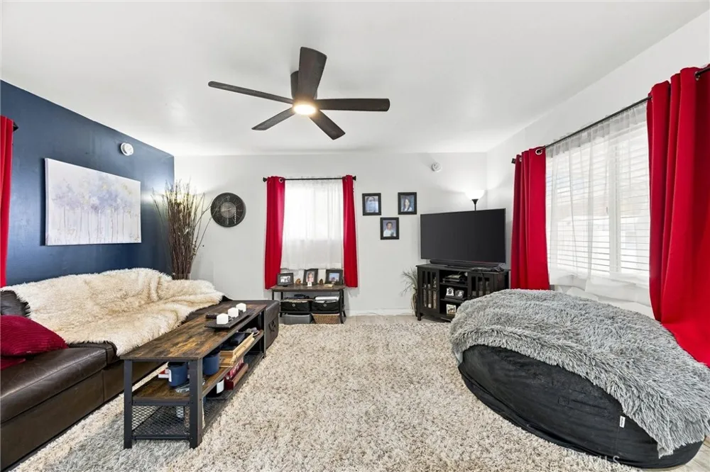 32 Pinebrook Wofford Heights, CA 93285
