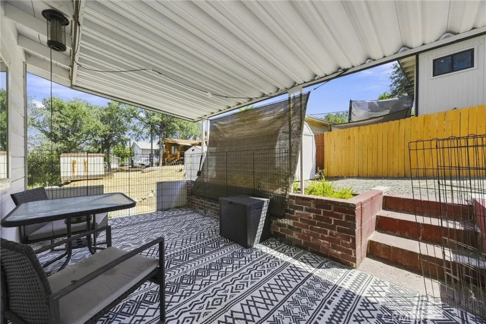 32 Pinebrook Wofford Heights, CA 93285