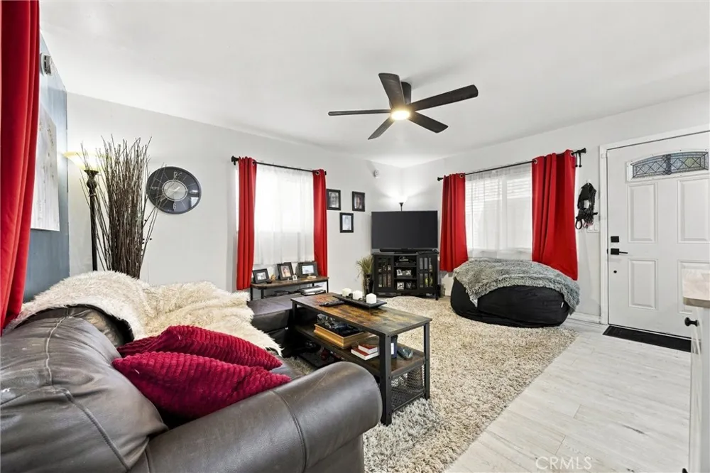 32 Pinebrook Wofford Heights, CA 93285