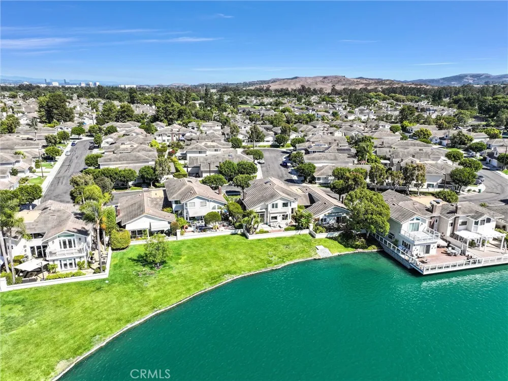 70 Fairlake Irvine, CA 92614