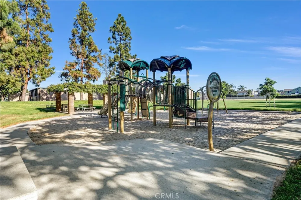 70 Fairlake Irvine, CA 92614