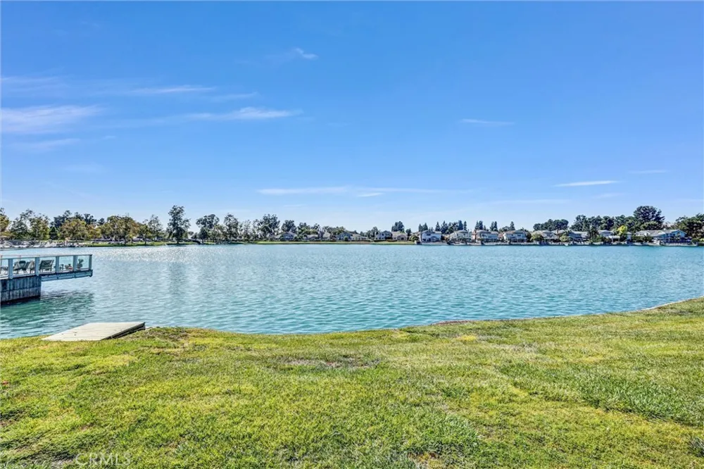 70 Fairlake Irvine, CA 92614