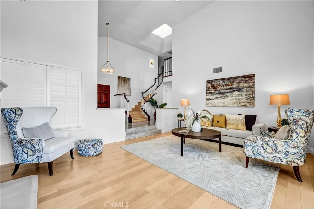 70 Fairlake Irvine, CA 92614