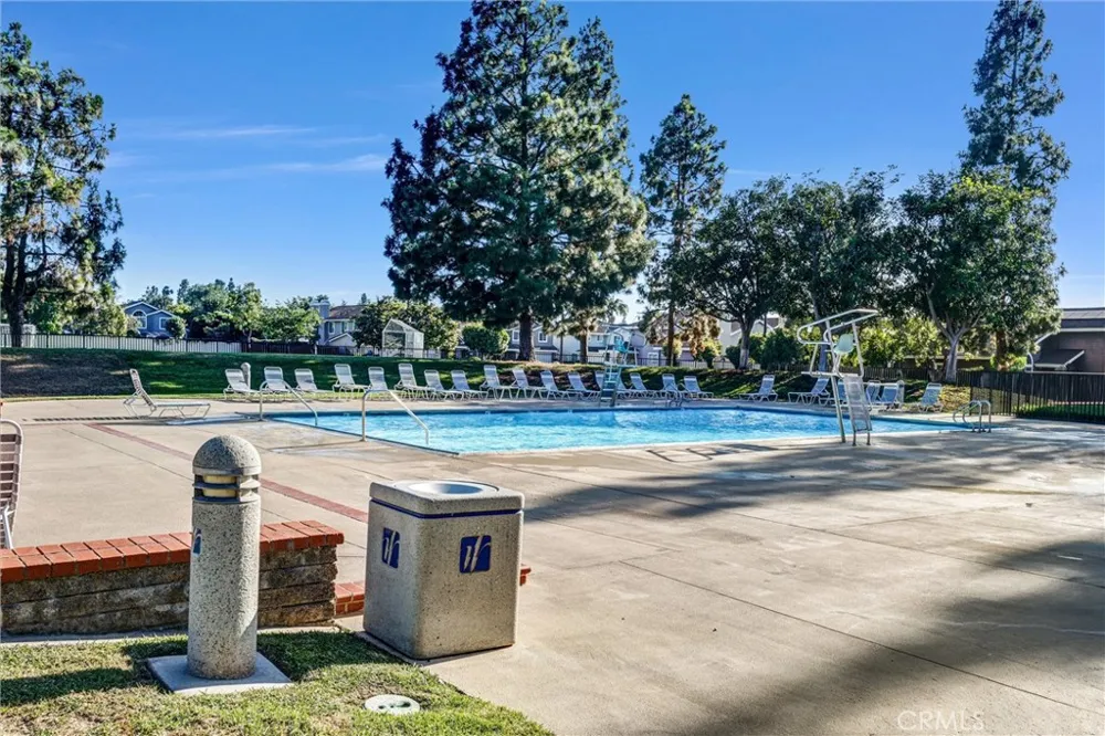 70 Fairlake Irvine, CA 92614