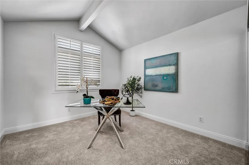 70 Fairlake Irvine, CA 92614