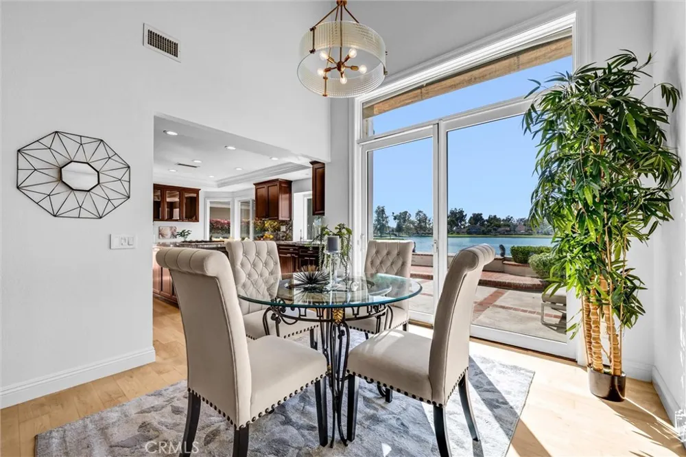 70 Fairlake Irvine, CA 92614