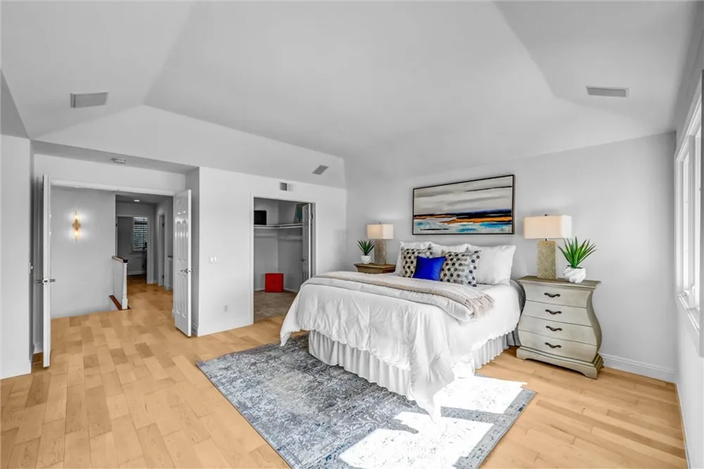 70 Fairlake Irvine, CA 92614