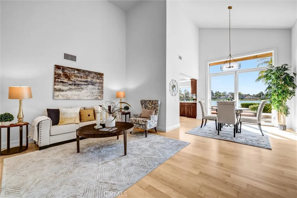 70 Fairlake Irvine, CA 92614