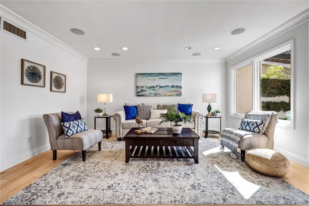 70 Fairlake Irvine, CA 92614