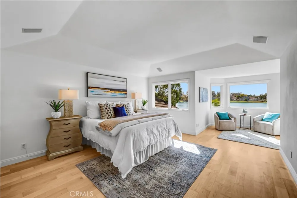 70 Fairlake Irvine, CA 92614