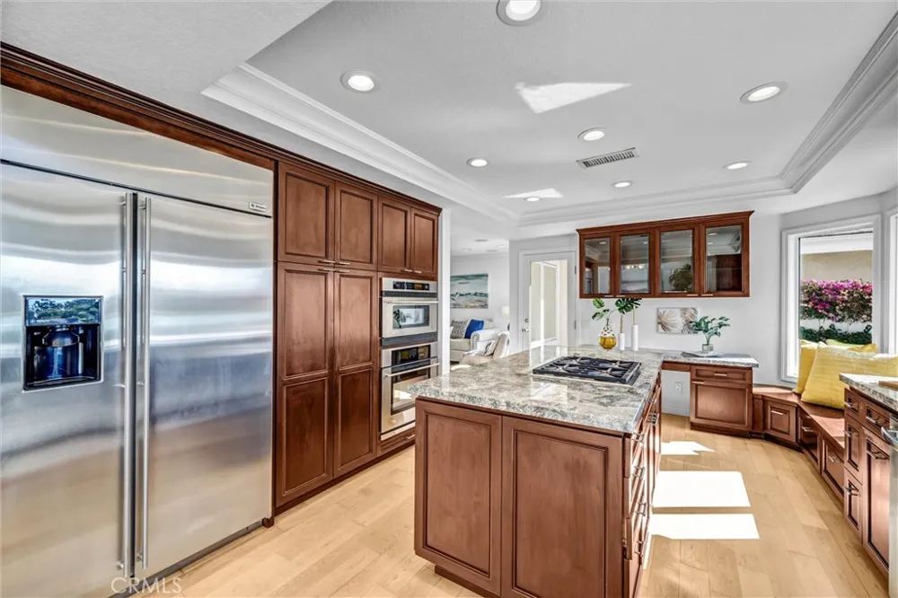 70 Fairlake Irvine, CA 92614