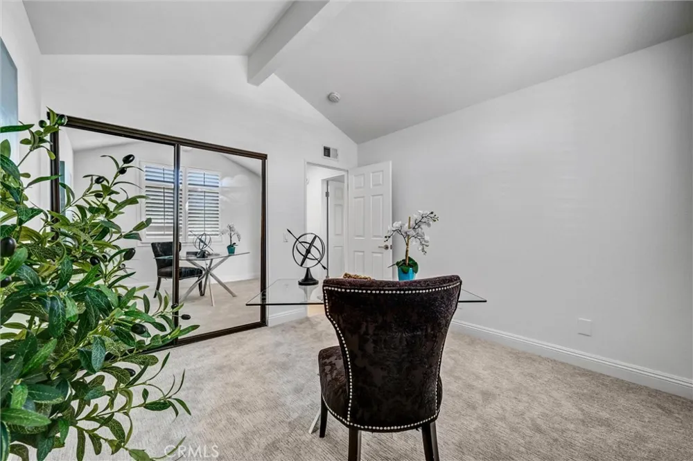 70 Fairlake Irvine, CA 92614