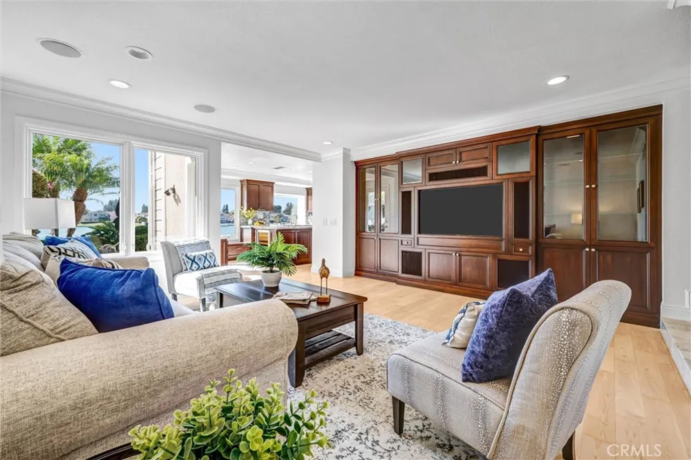 70 Fairlake Irvine, CA 92614
