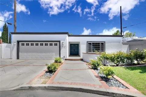1015 E Walnut Avenue