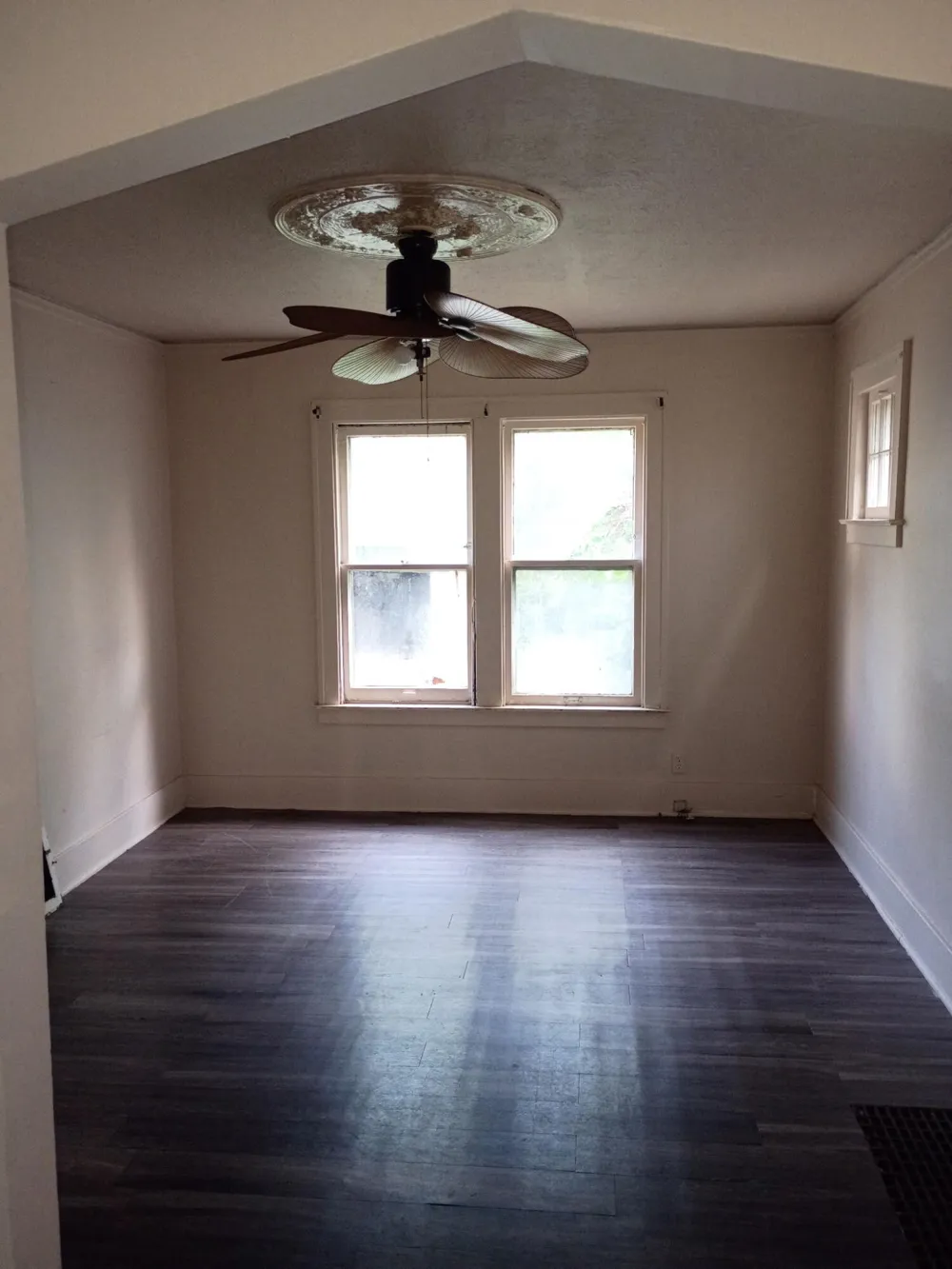 3317 Waverly Detroit, MI 48238