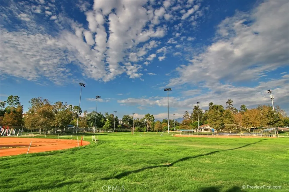 21605 Fernbrook Mission Viejo, CA 92692