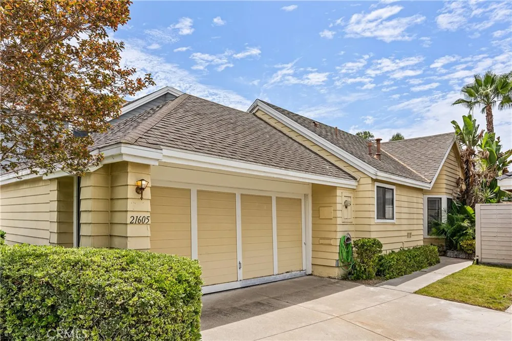 21605 Fernbrook Mission Viejo, CA 92692
