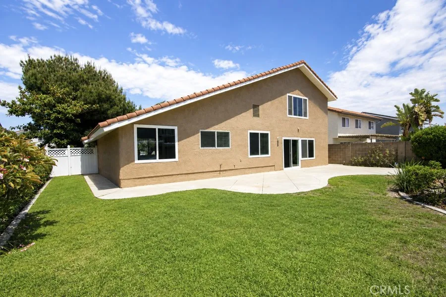 9168 Nadine River Circle Fountain Valley, CA 92708