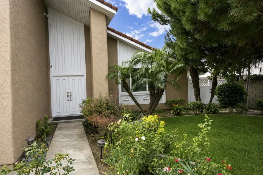 9168 Nadine River Circle Fountain Valley, CA 92708