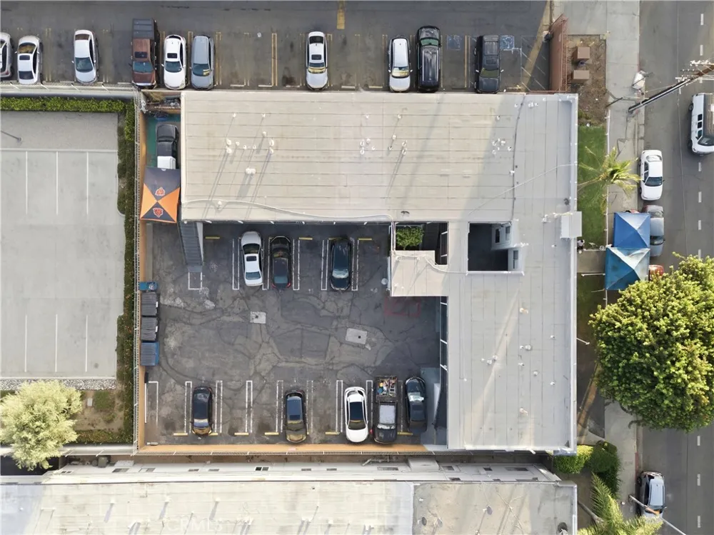14542 Saticoy Van Nuys, CA 91405