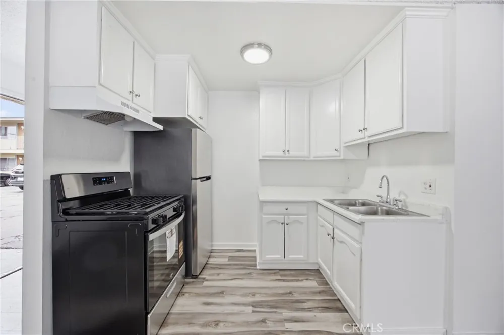 14542 Saticoy Van Nuys, CA 91405