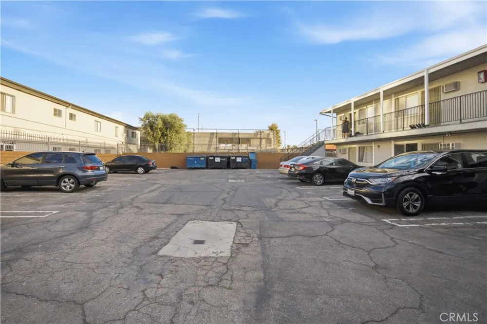 14542 Saticoy Van Nuys, CA 91405