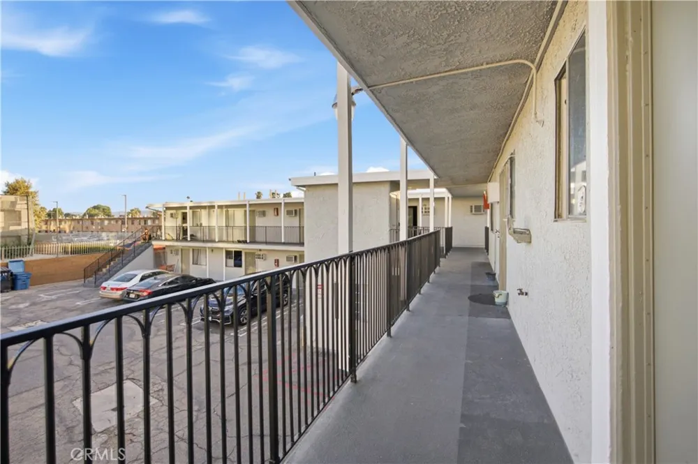 14542 Saticoy Van Nuys, CA 91405