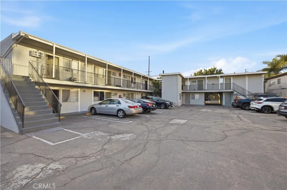 14542 Saticoy Van Nuys, CA 91405