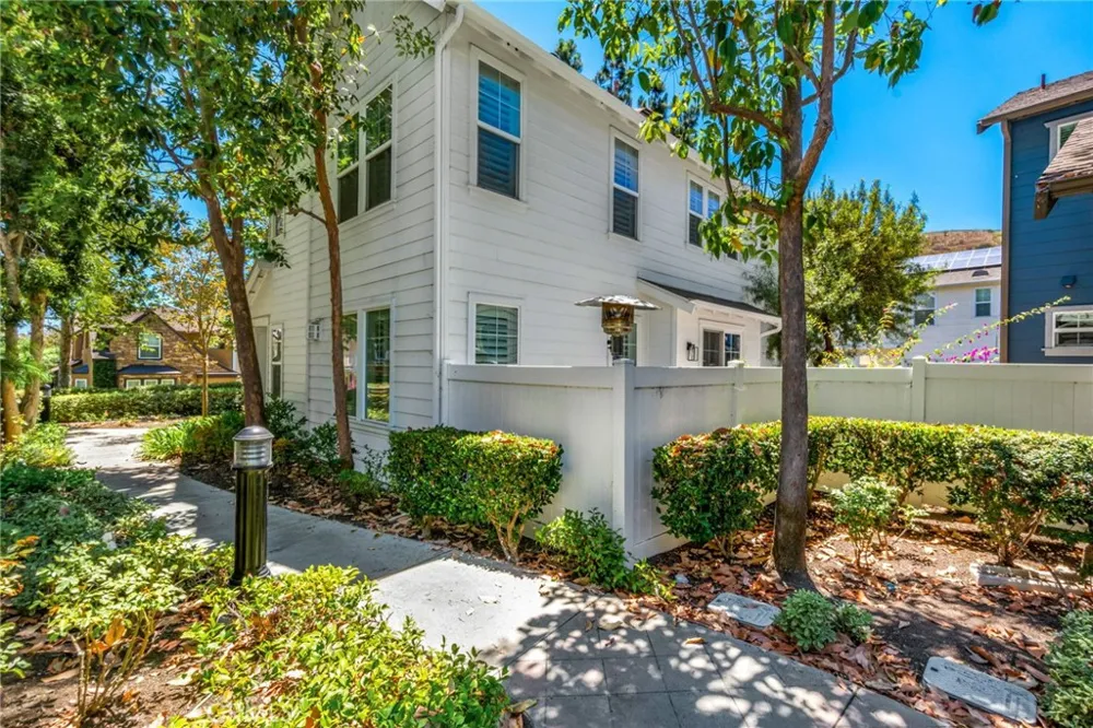 24 Thorp Spring Ladera Ranch, CA 92694