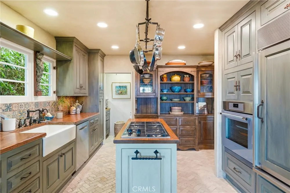 260 High Laguna Beach, CA 92651