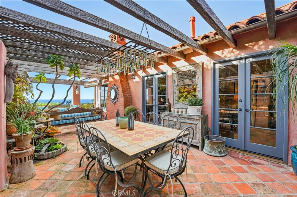 260 High Laguna Beach, CA 92651
