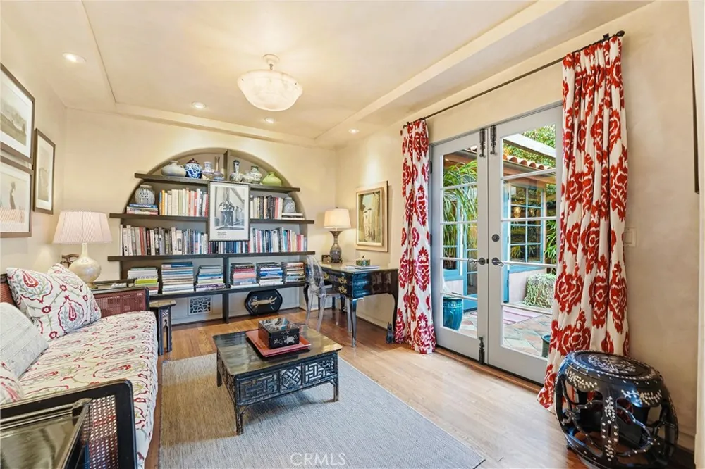 260 High Laguna Beach, CA 92651