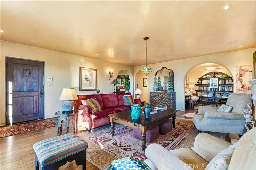 260 High Laguna Beach, CA 92651