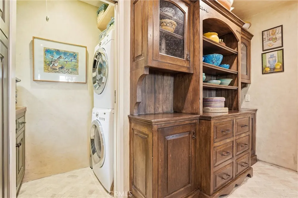 260 High Laguna Beach, CA 92651