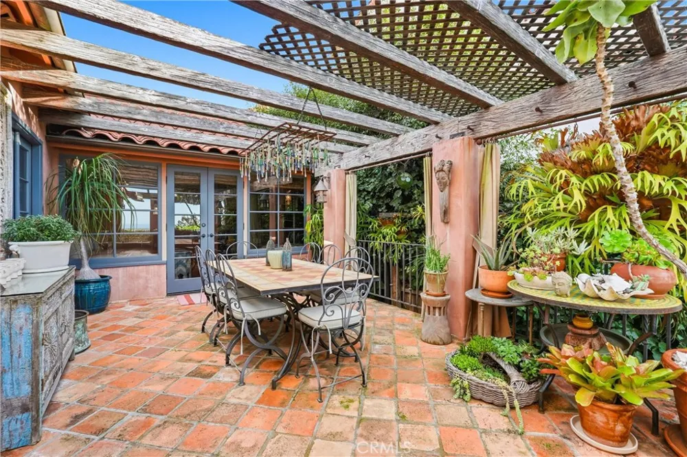 260 High Laguna Beach, CA 92651