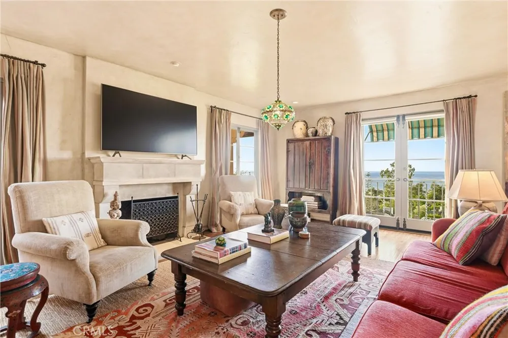 260 High Laguna Beach, CA 92651