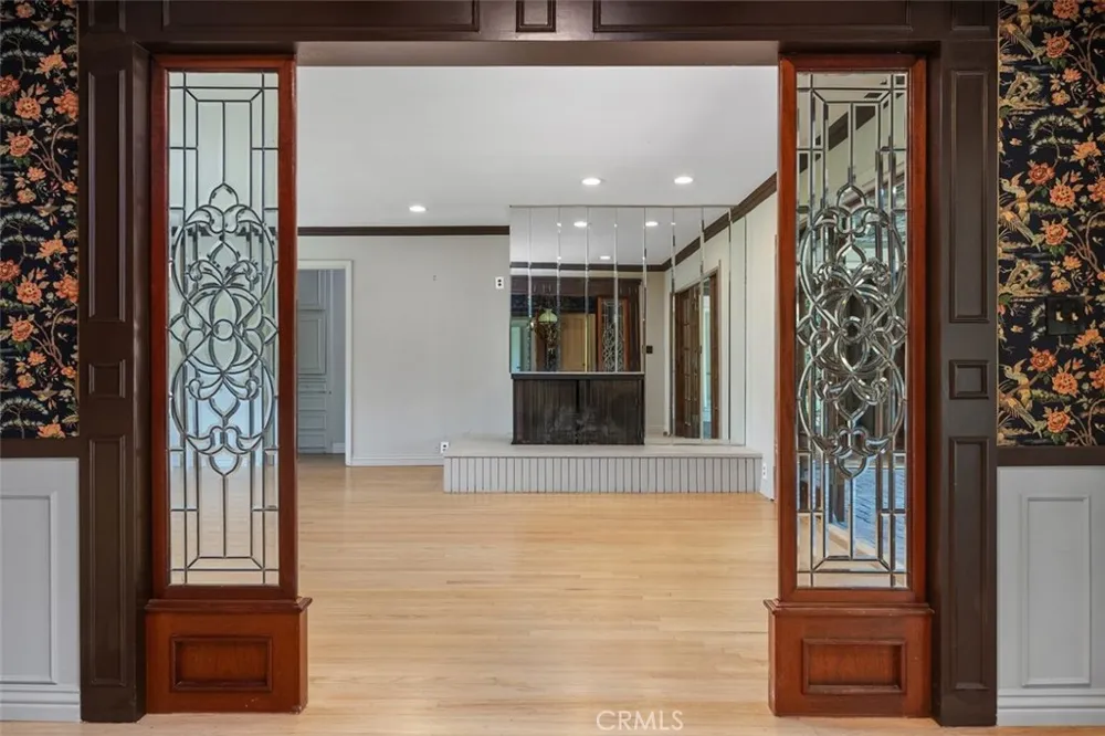 919 W Sharon Santa Ana, CA 92706