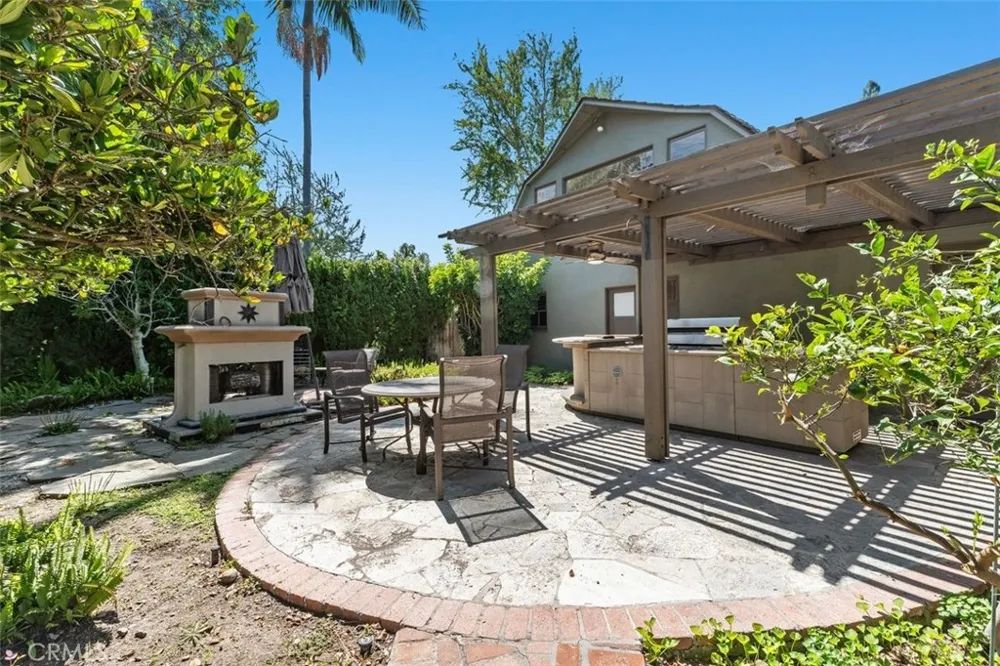 919 W Sharon Santa Ana, CA 92706