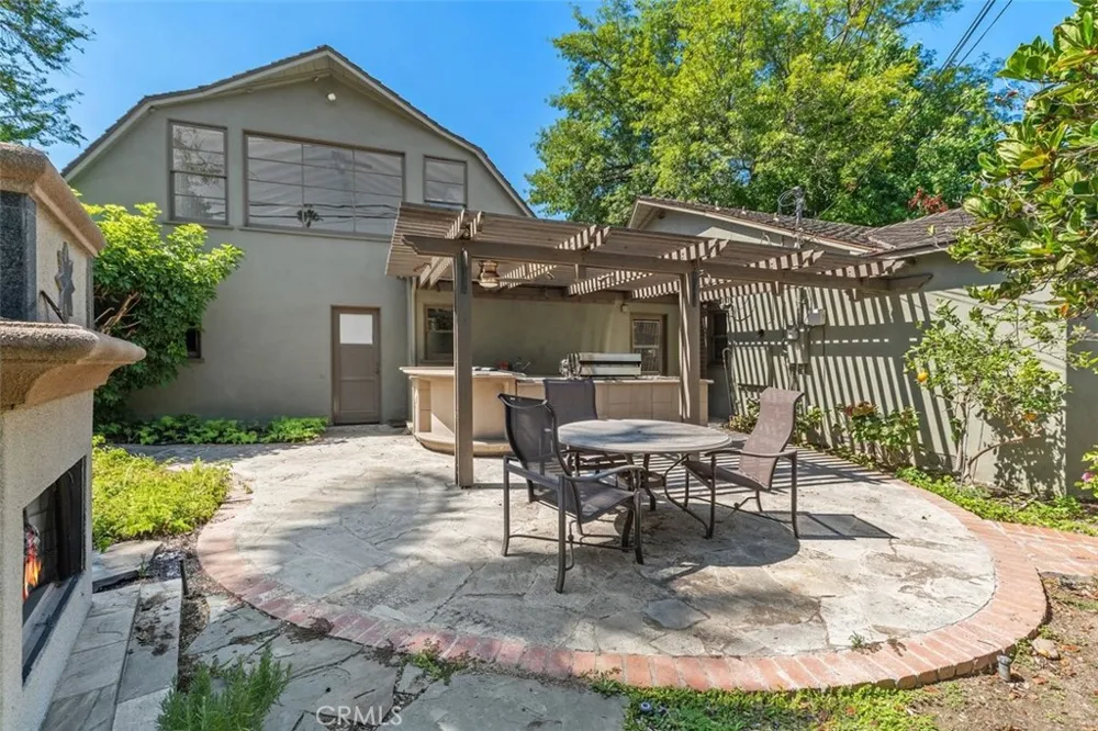919 W Sharon Santa Ana, CA 92706