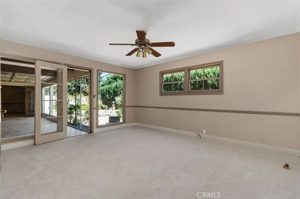 919 W Sharon Santa Ana, CA 92706