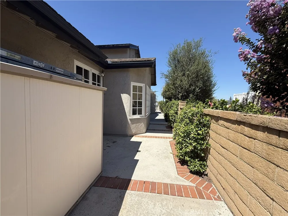 26977 Moro Azul Mission Viejo, CA 92691