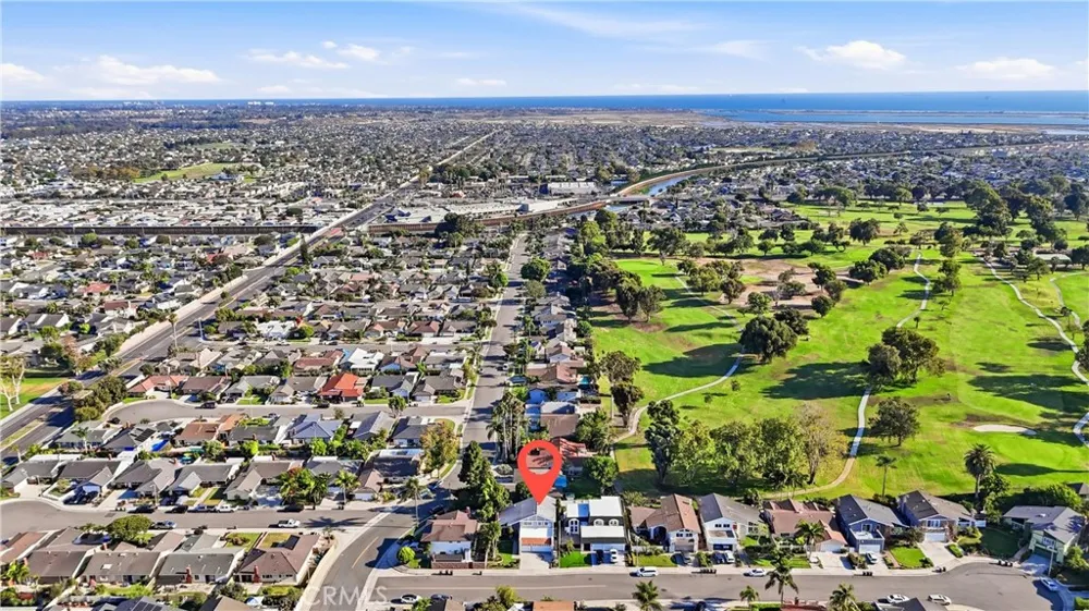 5872 Meadowbrook Drive Huntington Beach, CA 92649
