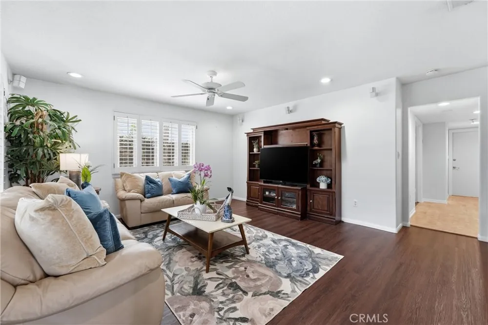 5872 Meadowbrook Drive Huntington Beach, CA 92649
