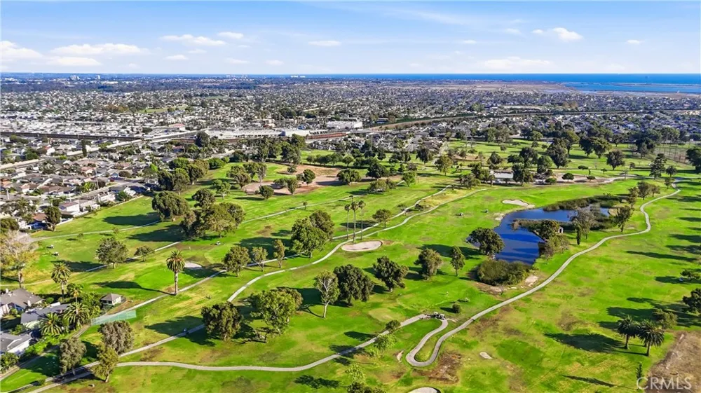 5872 Meadowbrook Drive Huntington Beach, CA 92649