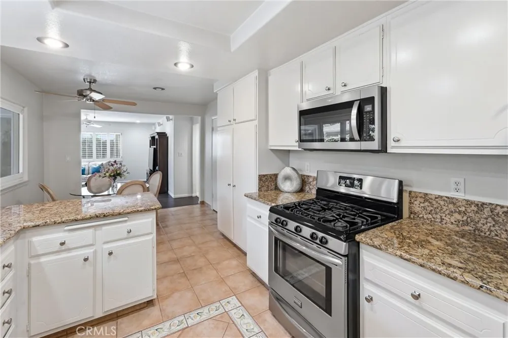 5872 Meadowbrook Drive Huntington Beach, CA 92649