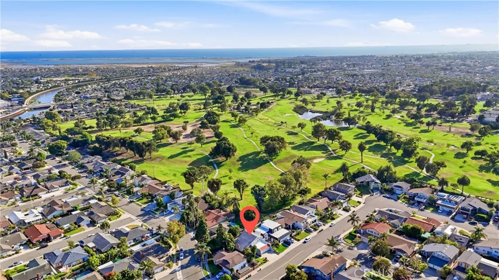 5872 Meadowbrook Drive Huntington Beach, CA 92649