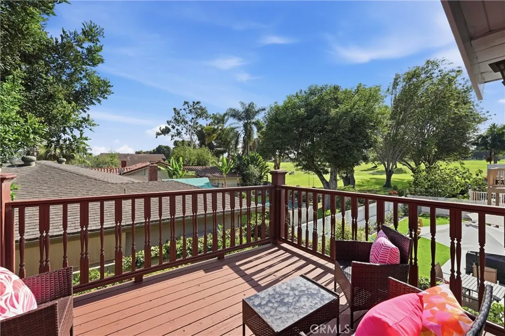 5872 Meadowbrook Drive Huntington Beach, CA 92649